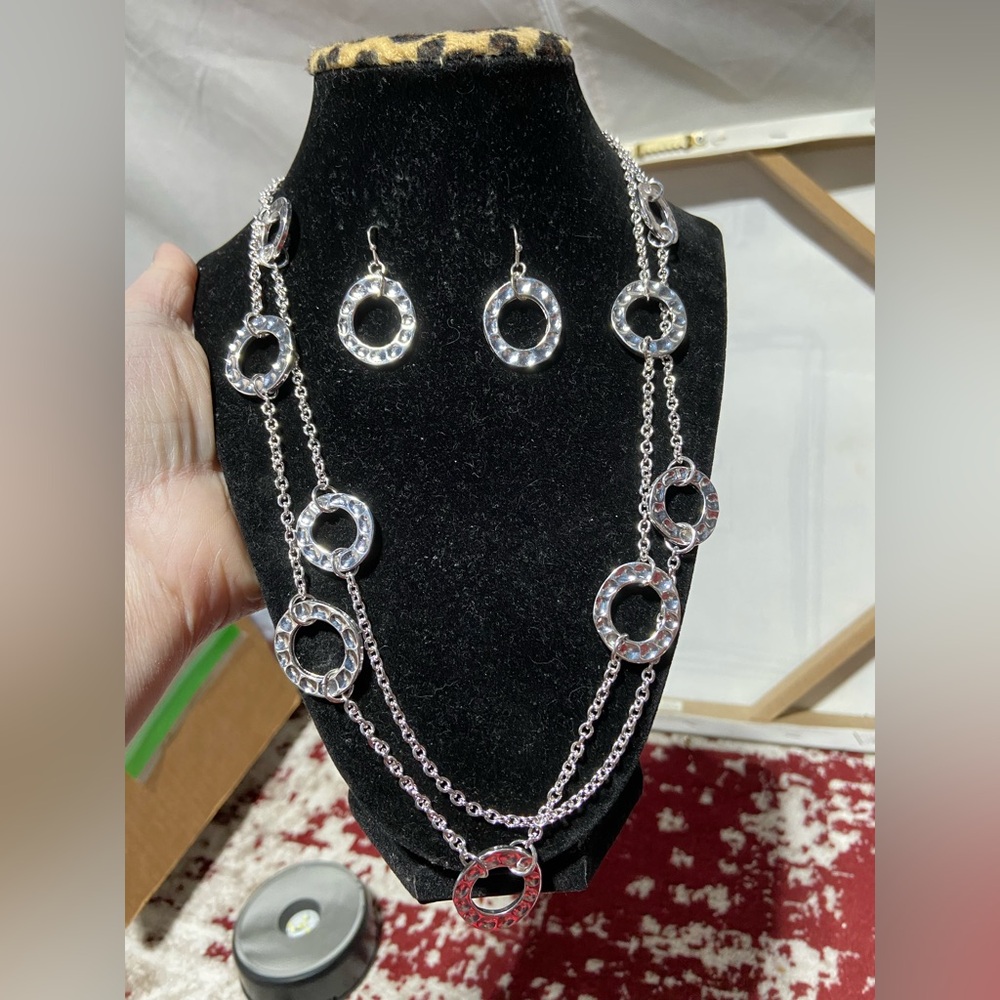 Elegant Silver Tone Circle Necklace and Earring Set